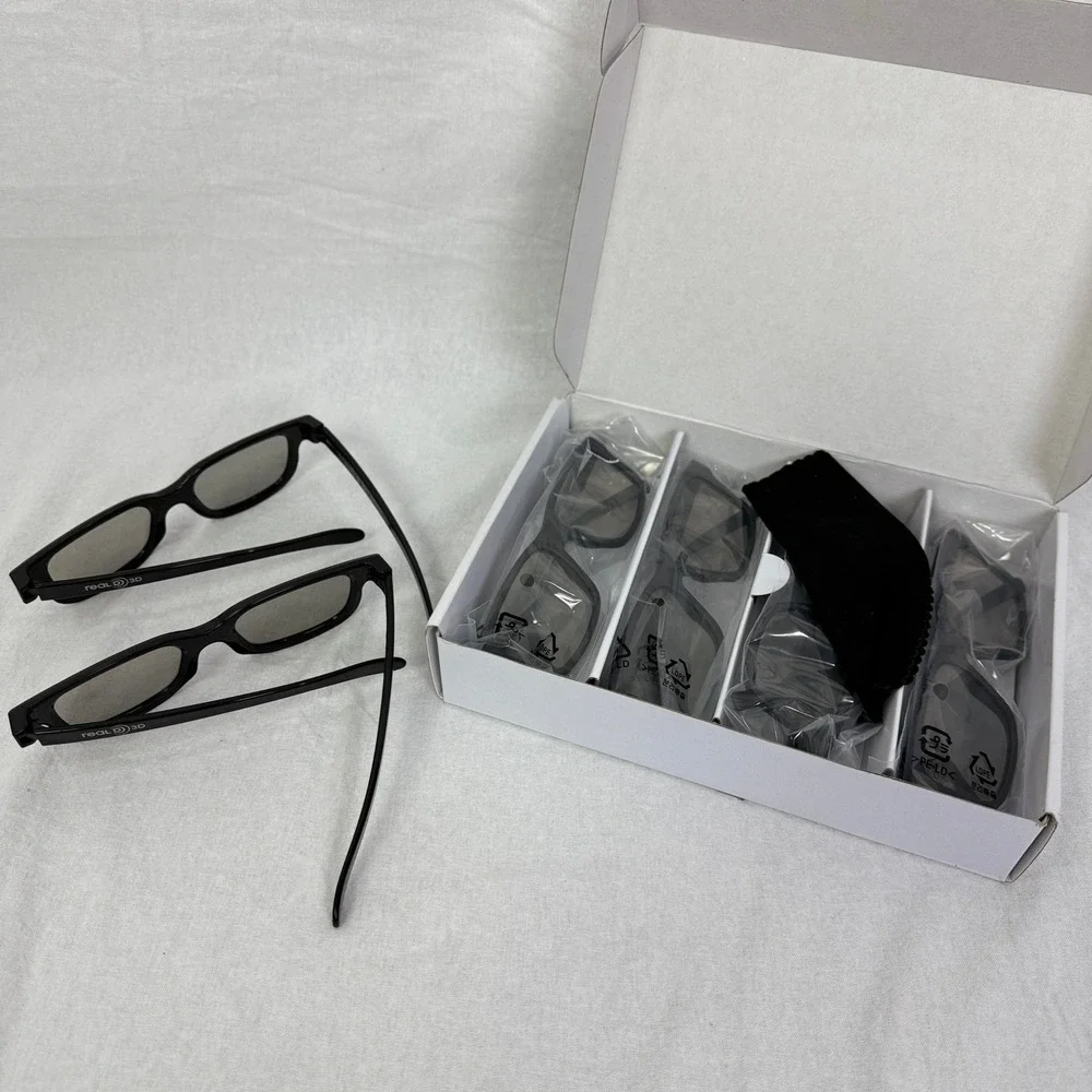 VIZIO RealD 3D Glasses‎ 5 Pairs With Cleaning Cloth New In Box